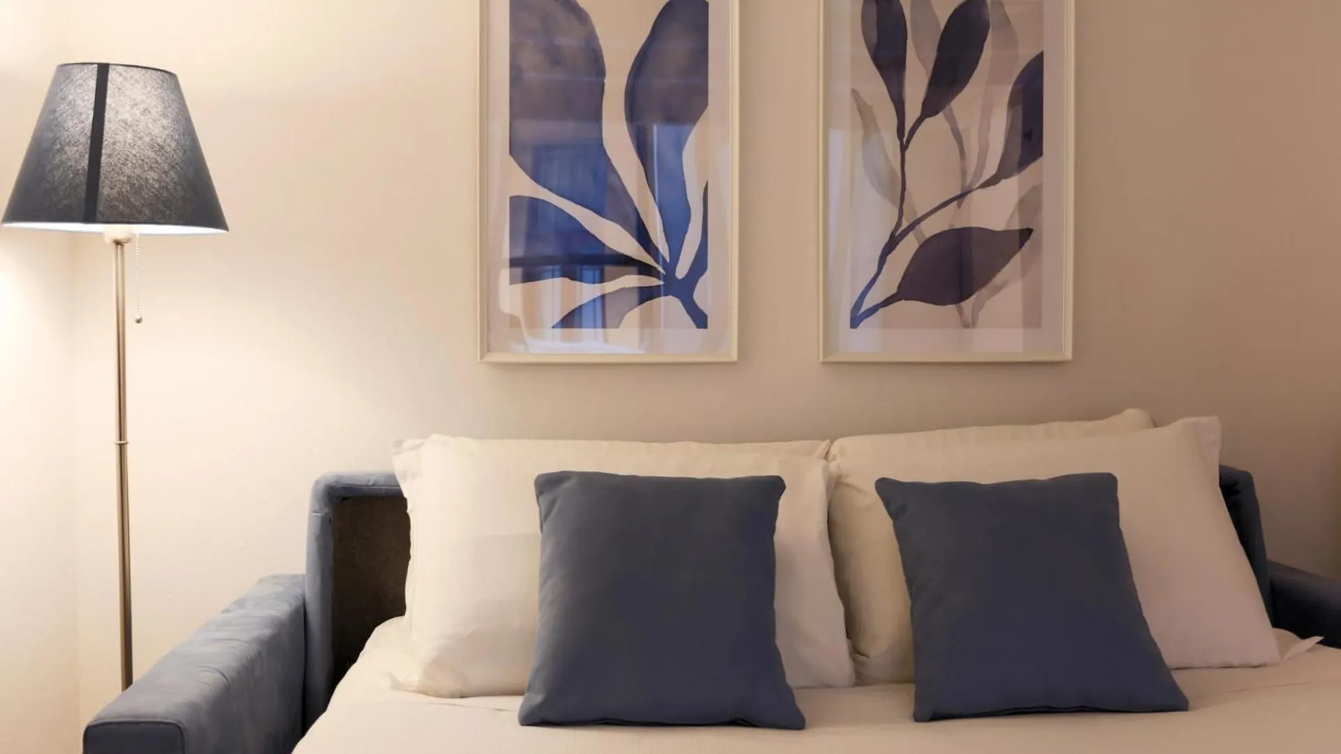 The Best Rent - Characteristic Apartment In Crocetta Area Milan Italy